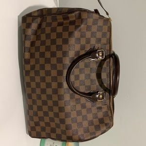 Louis Vuitton speedy 35 authentic! Inside is worn (see pics). outside like new!